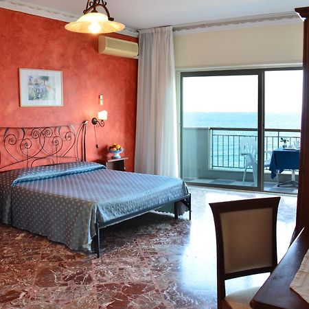 Costa Azzurra Hotel Giardini Naxos Exterior photo