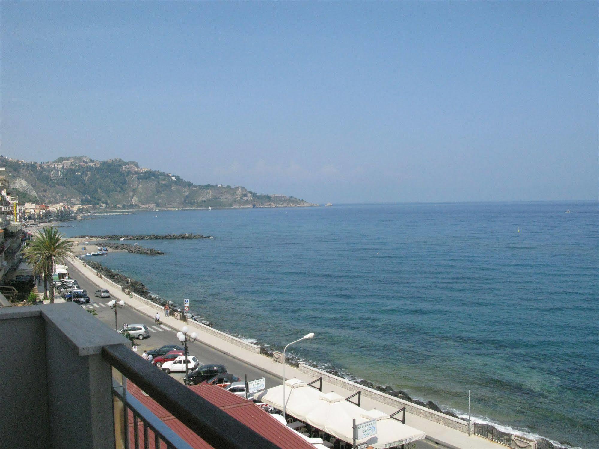 Costa Azzurra Hotel Giardini Naxos Exterior photo